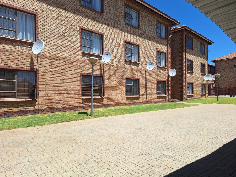 2 Bedroom Property for Sale in Potchefstroom North West